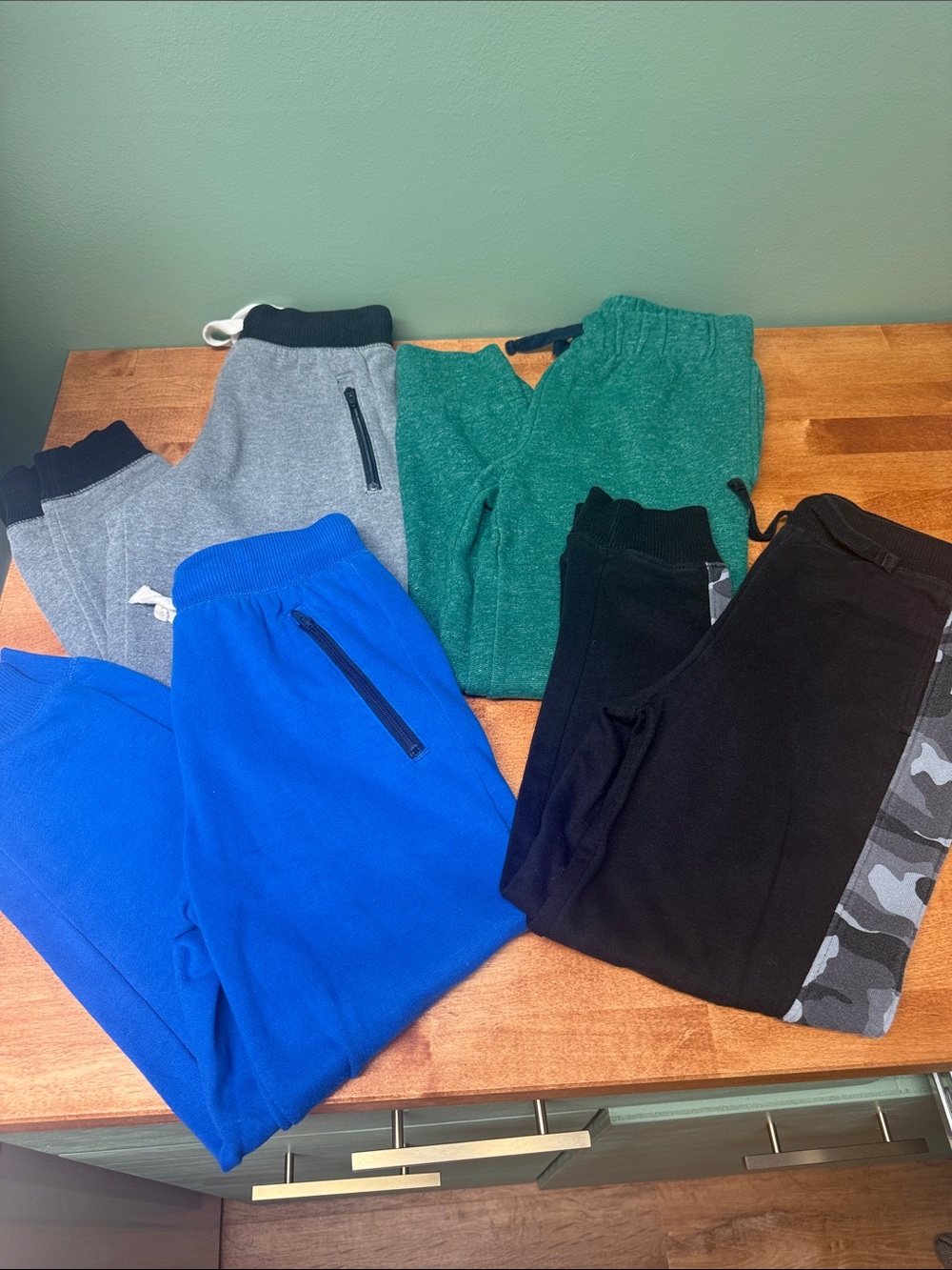 The Children’s Place boys 7/8 Jogger bundle - Blue, Gray, Green, Black, GUC